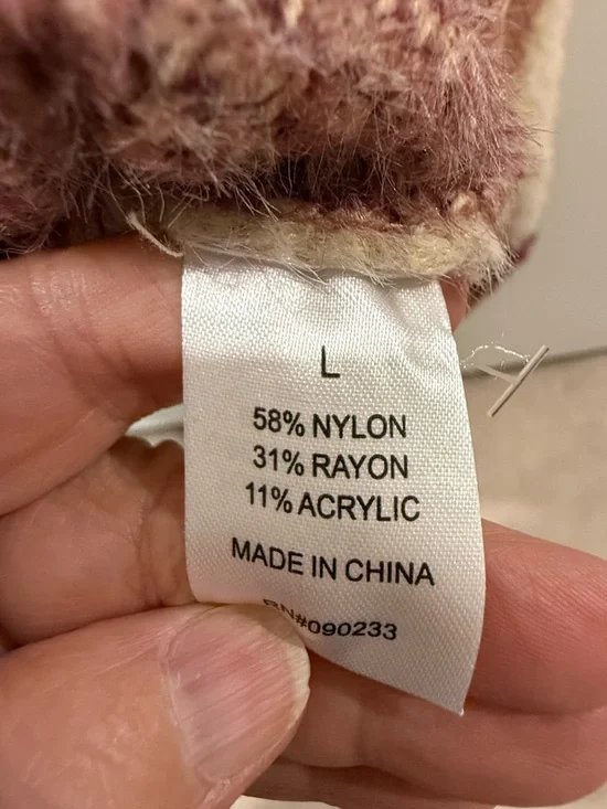 La Hearts Heart-Pattern Button Cardigan in Pink, Cream & Burgundy - Picture 4 of 4